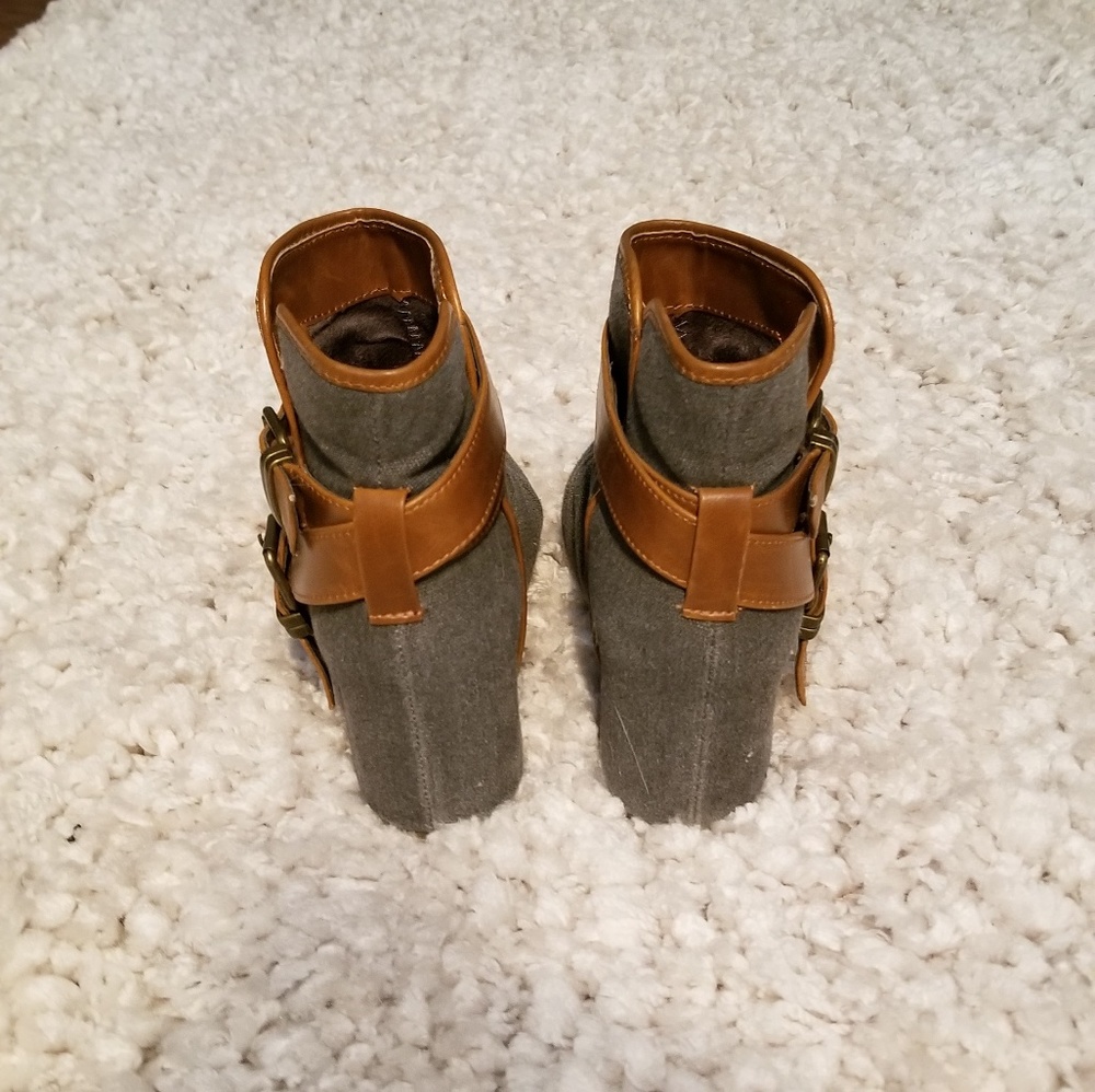 Aldo wedge booties